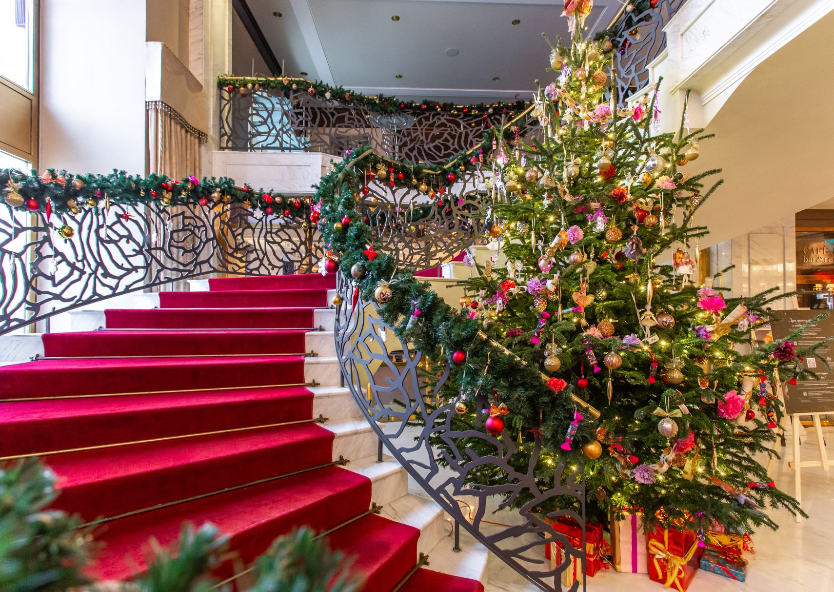 рэдиссон москва. новогодние улицы москвы 2021. гостиницы в москве на новогодние праздники. гостиницы в москве на новогодние праздники. гостиницы в москве на новогодние праздники.