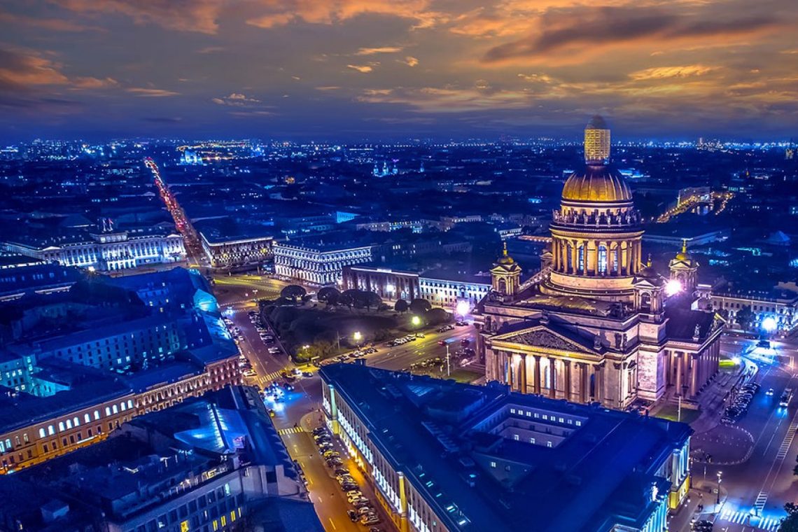 Питерский "люкс" догоняет московский по цене за ночь